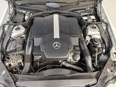 Lot 2004 Mercedes-Benz SL500