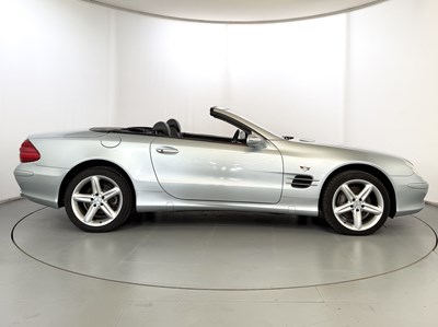 Lot 2004 Mercedes-Benz SL500