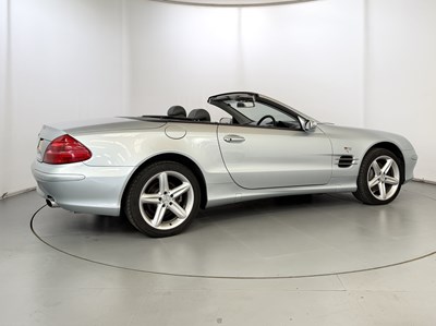 Lot 2004 Mercedes-Benz SL500