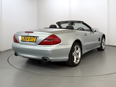 Lot 2004 Mercedes-Benz SL500