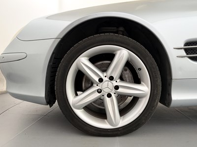 Lot 2004 Mercedes-Benz SL500