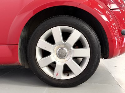 Lot 2004 Audi TT