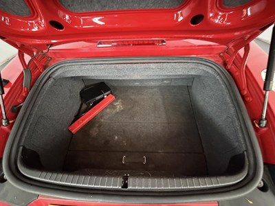 Lot 2004 Audi TT