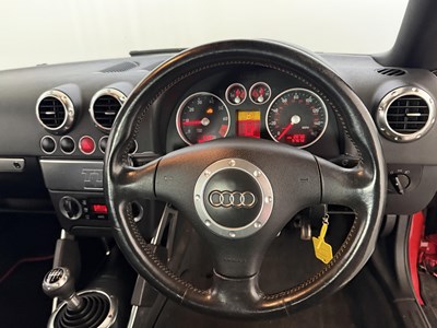 Lot 2004 Audi TT