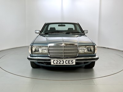 Lot 146 - 1986 Mercedes-Benz 230CE