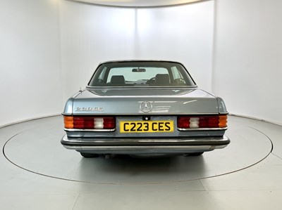 Lot 146 - 1986 Mercedes-Benz 230CE