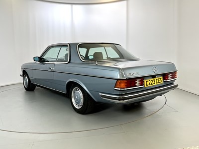 Lot 146 - 1986 Mercedes-Benz 230CE