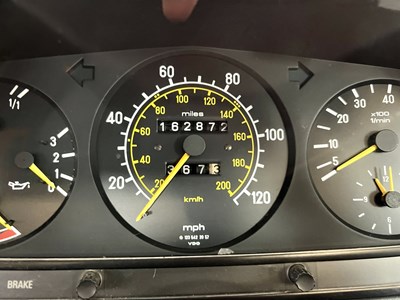 Lot 146 - 1986 Mercedes-Benz 230CE