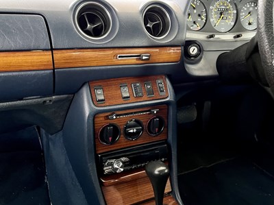 Lot 146 - 1986 Mercedes-Benz 230CE