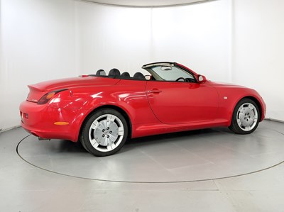 Lot 2004 Lexus SC430