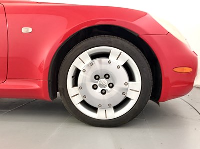 Lot 2004 Lexus SC430