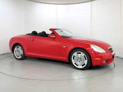 Lot 2004 Lexus SC430