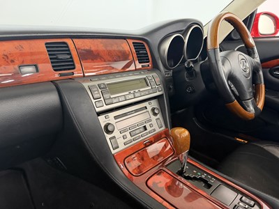 Lot 2004 Lexus SC430