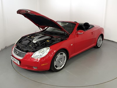 Lot 2004 Lexus SC430