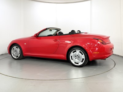 Lot 2004 Lexus SC430