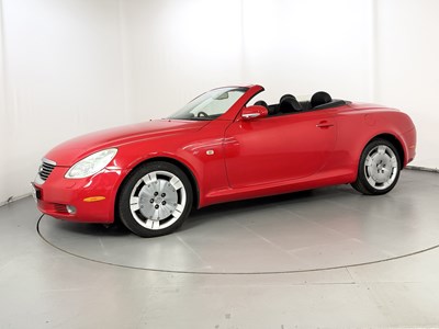 Lot 2004 Lexus SC430