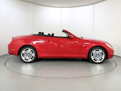 Lot 2004 Lexus SC430