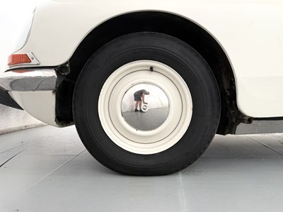 Lot 1969 Citroen ID21 DS Safari