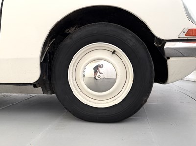 Lot 1969 Citroen ID21 DS Safari