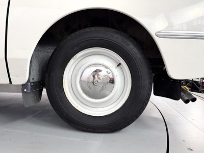 Lot 1969 Citroen ID21 DS Safari