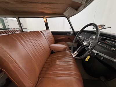 Lot 1969 Citroen ID21 DS Safari