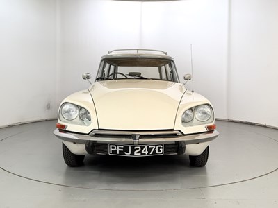 Lot 1969 Citroen ID21 DS Safari