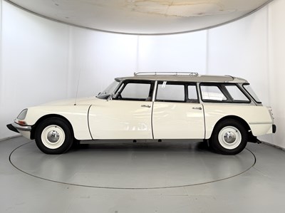 Lot 1969 Citroen ID21 DS Safari