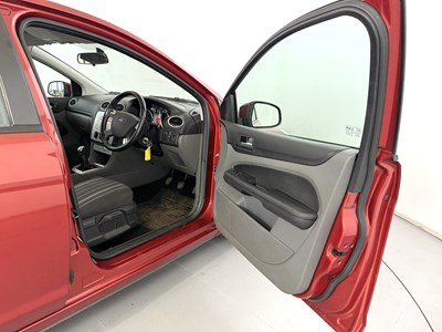 Lot 2008 Ford Focus - NO RESERVE