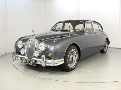 Lot 1968 Daimler 250