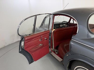 Lot 1968 Daimler 250