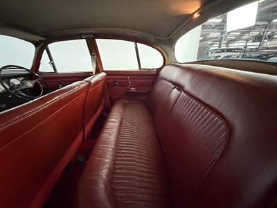 Lot 1968 Daimler 250
