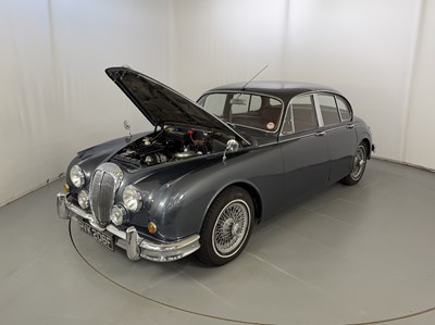 Lot 1968 Daimler 250