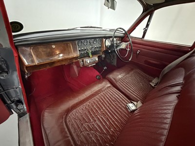 Lot 1968 Daimler 250