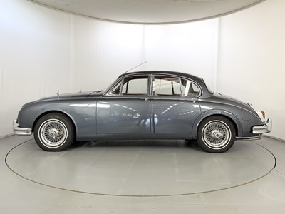 Lot 1968 Daimler 250