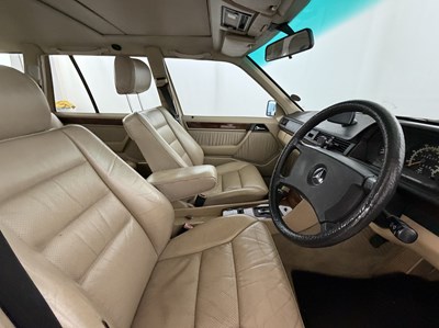 Lot 1990 Mercedes-Benz 230 TE - NO RESERVE