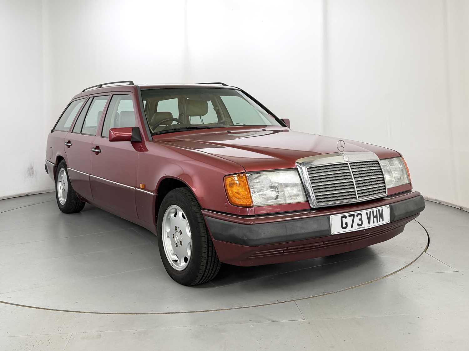 Lot 1990 Mercedes-Benz 230 TE - NO RESERVE
