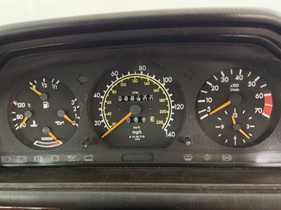 Lot 1990 Mercedes-Benz 230 TE - NO RESERVE