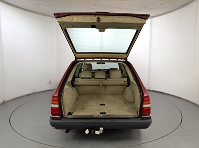 Lot 1990 Mercedes-Benz 230 TE - NO RESERVE