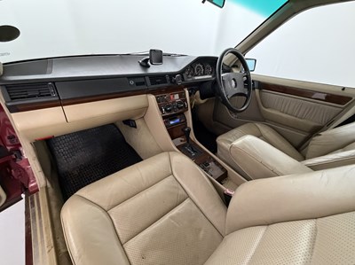 Lot 1990 Mercedes-Benz 230 TE - NO RESERVE