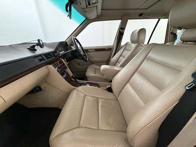 Lot 1990 Mercedes-Benz 230 TE - NO RESERVE