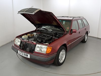 Lot 1990 Mercedes-Benz 230 TE - NO RESERVE