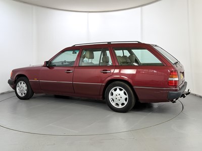 Lot 1990 Mercedes-Benz 230 TE - NO RESERVE