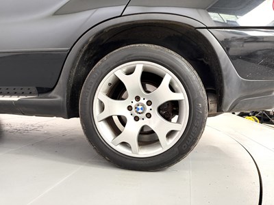 Lot 2005 BMW X5 Sport