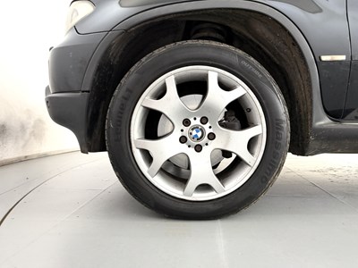 Lot 2005 BMW X5 Sport