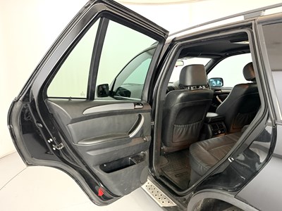 Lot 2005 BMW X5 Sport