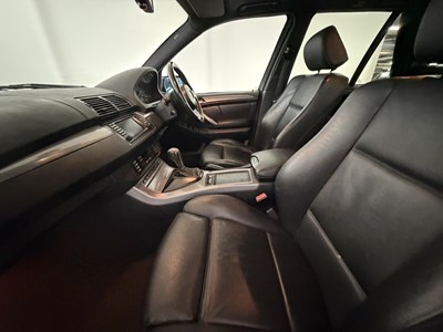 Lot 2005 BMW X5 Sport