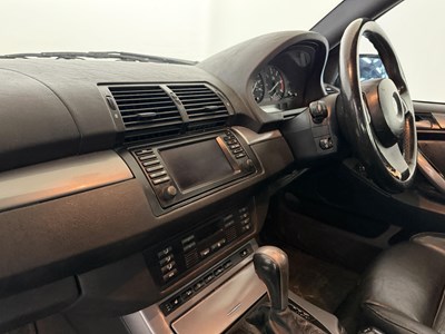 Lot 2005 BMW X5 Sport