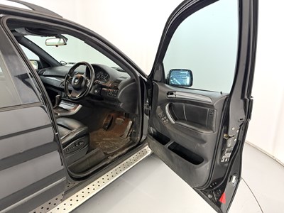Lot 2005 BMW X5 Sport