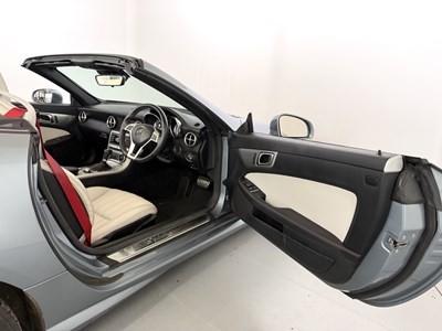 Lot 2011 Mercedes-Benz SLK200