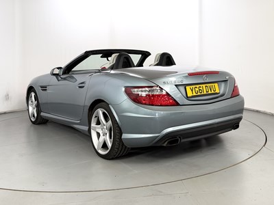 Lot 2011 Mercedes-Benz SLK200